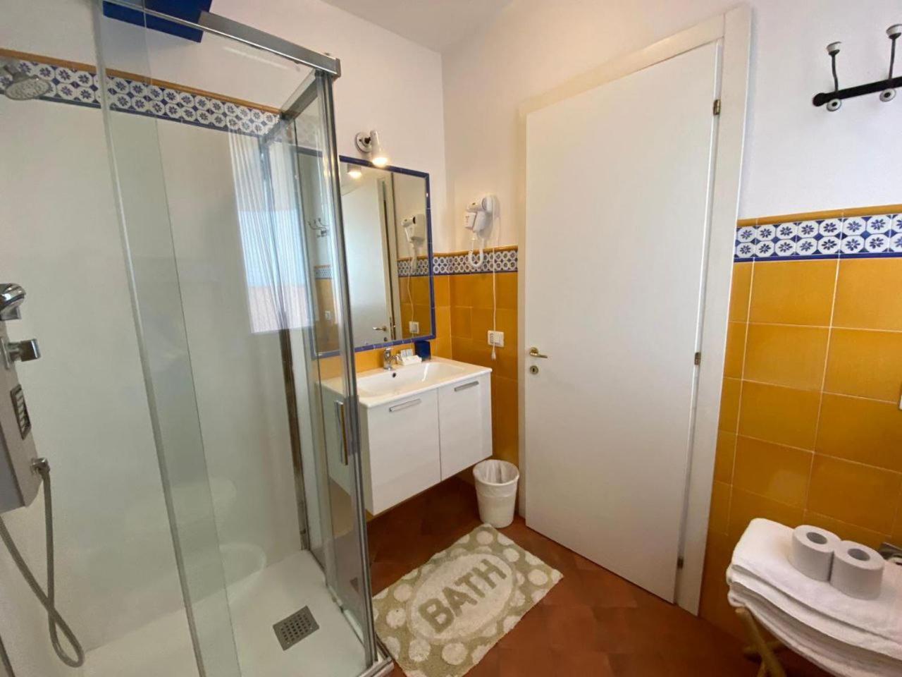 לידו די ג'סולו Residence Ambra מראה חיצוני תמונה